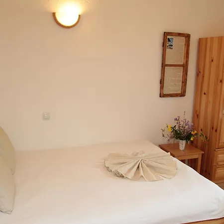 арт комплекс горски дом - 3* Treavna